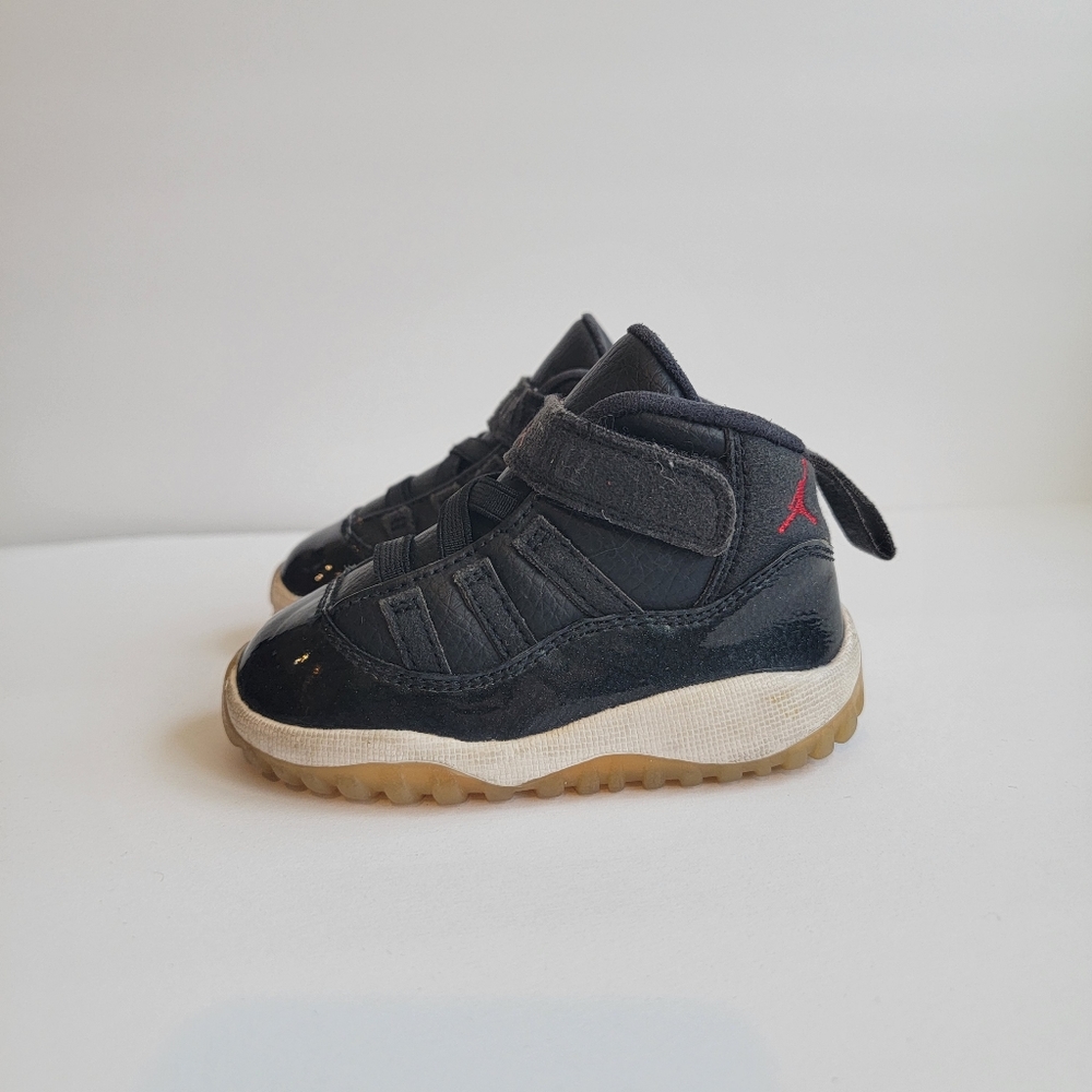 Jordan 11 Black Patent Leather Toddler Sneakers Size 5C 378040-002